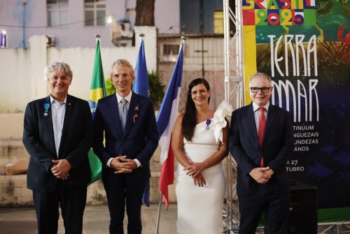Coordenadores do LMI Tapioca recebem condecoração do governo Francês em cerimônia histórica durante a Exposição Terra Mar no Recife
